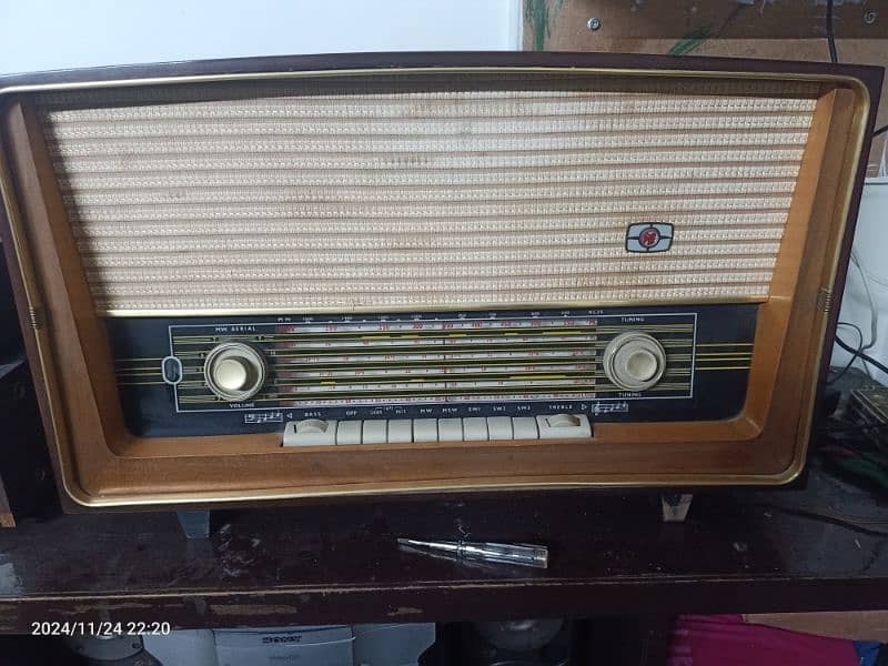 vintage radio model pe 340 (1965) 0