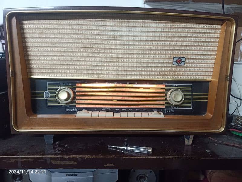 vintage radio model pe 340 (1965) 1