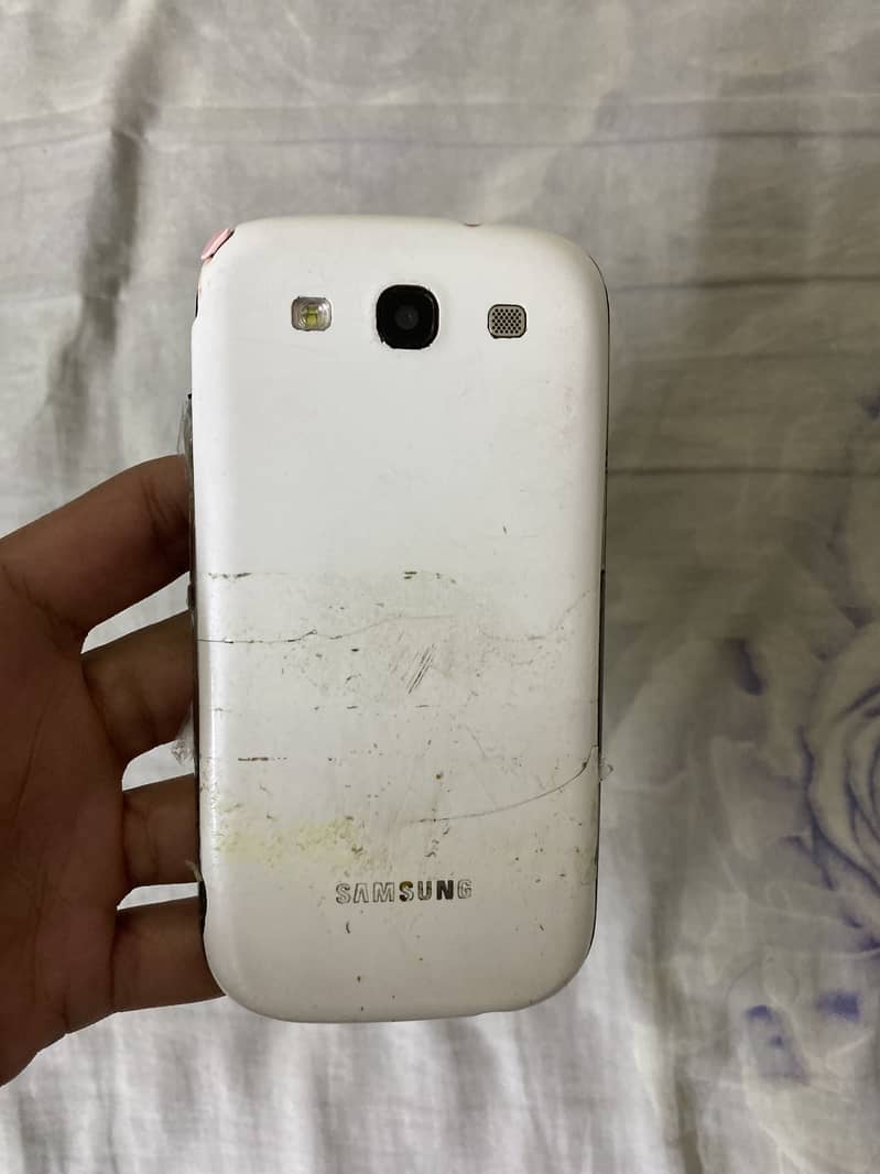 samsung4s hai pta proved hai condition apkya samna hai 1