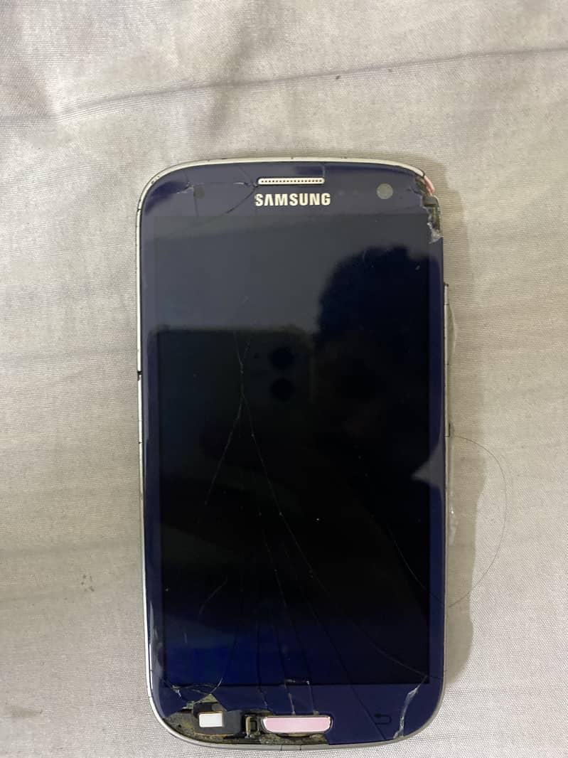 samsung4s hai pta proved hai condition apkya samna hai 2