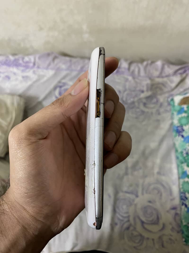 samsung4s hai pta proved hai condition apkya samna hai 4