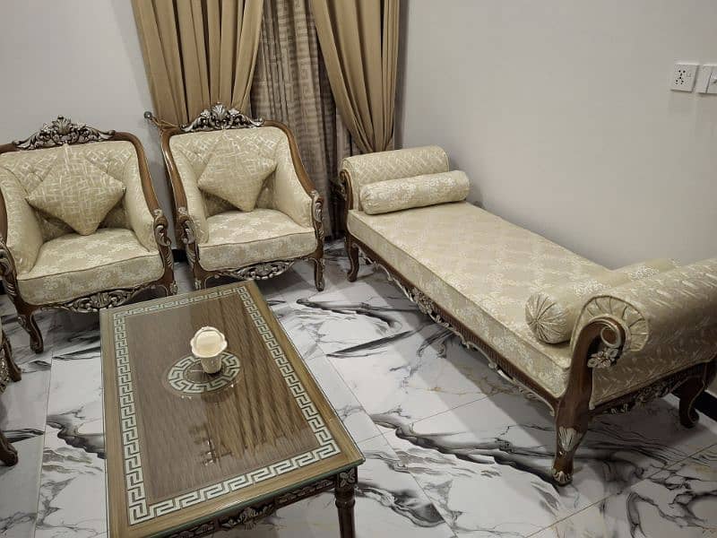 chinioti Sofa Set For Sale//5 seater sofa(3 seater Dewan with 3Tables) 2