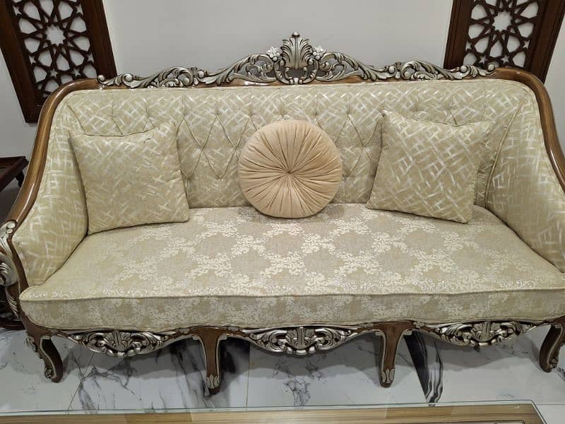 chinioti Sofa Set For Sale//5 seater sofa(3 seater Dewan with 3Tables) 6