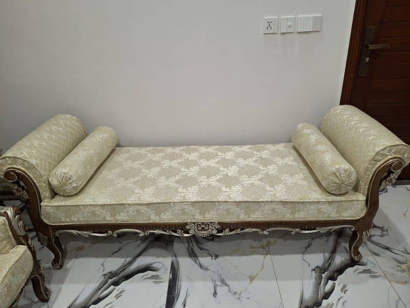 chinioti Sofa Set For Sale//5 seater sofa(3 seater Dewan with 3Tables) 8