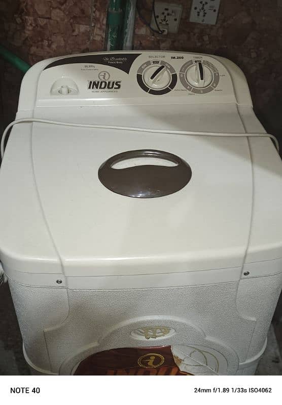 Spin Dryer For Home Use Best condition. 4