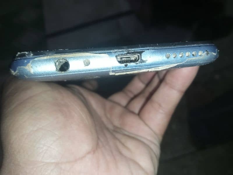 infinix hot 10 4/64 8