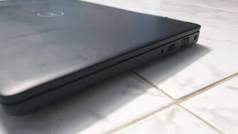 Dell Latitude 5490 3