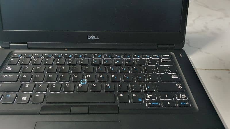 Dell Latitude 5490 9