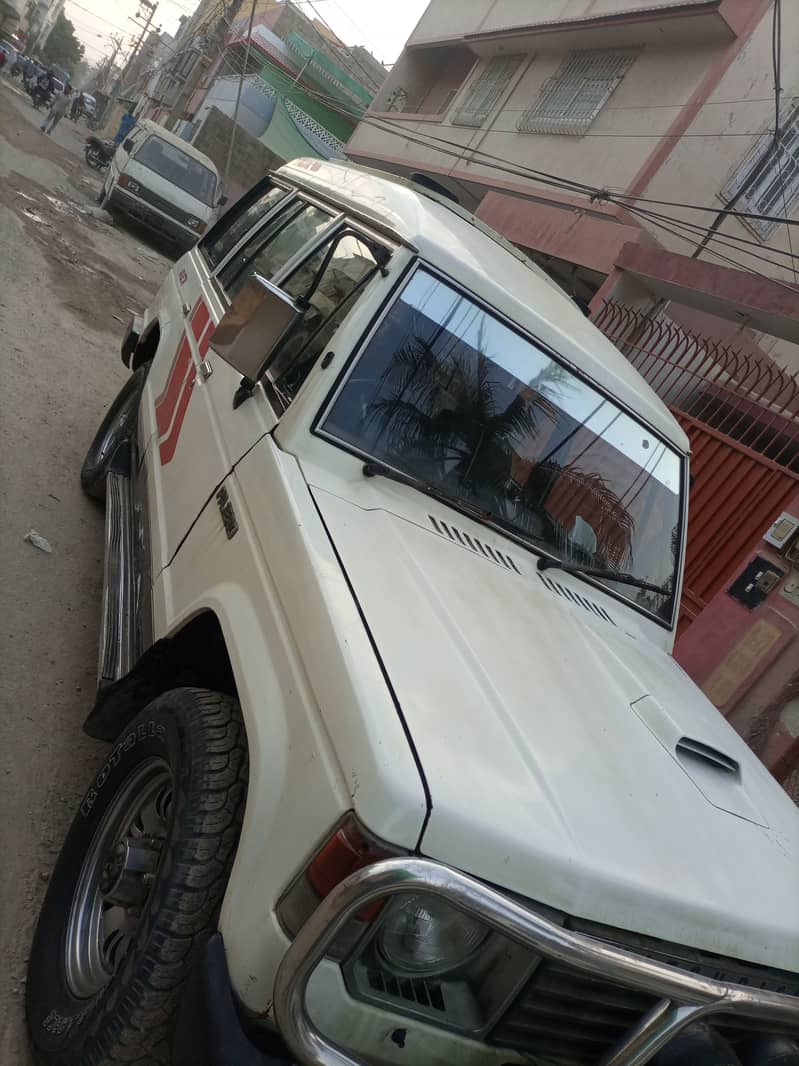 Mitsubishi Pajero 1989 7