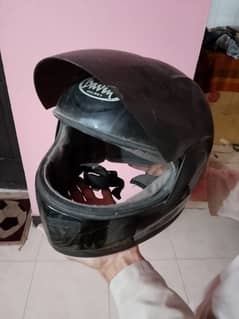 2000rs medium size helmet urgent selling