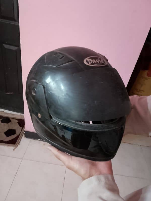 2000rs medium size helmet urgent selling 1