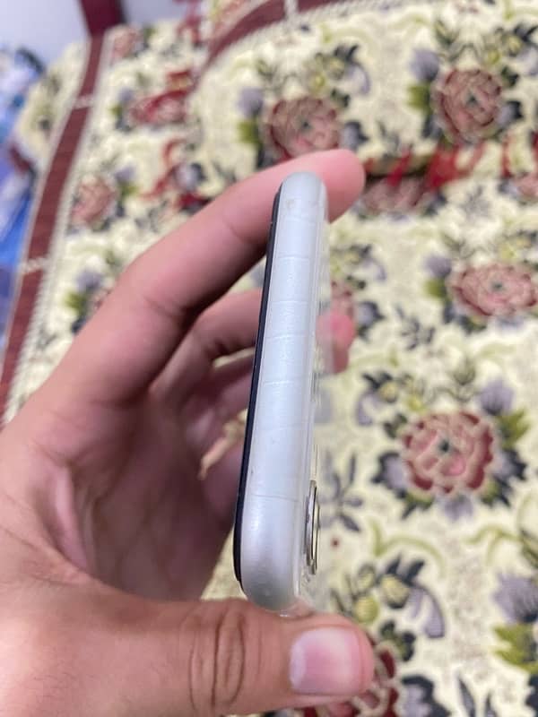 iPhone 11 jv 64 gb 1