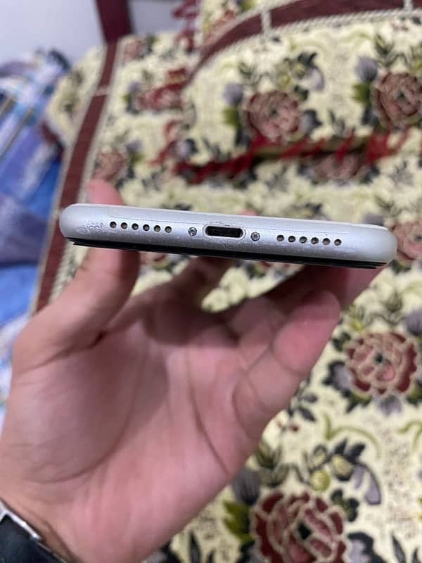 iPhone 11 jv 64 gb 2