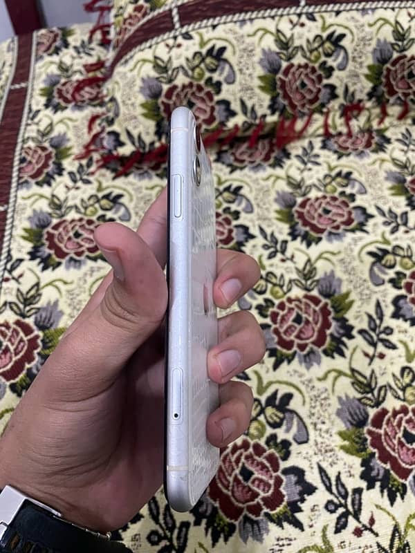 iPhone 11 jv 64 gb 6