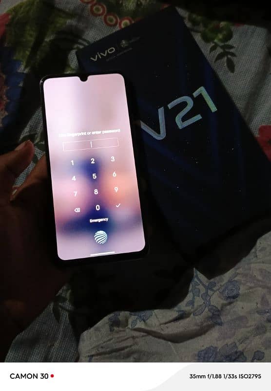 vivo v21 8+4 128gb box changer Sath ha candhin 10.9 only call 3