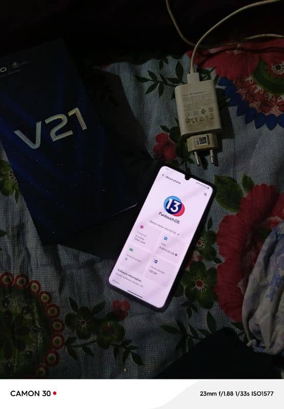 vivo v21 8+4 128gb box changer Sath ha candhin 10.9 only call 5