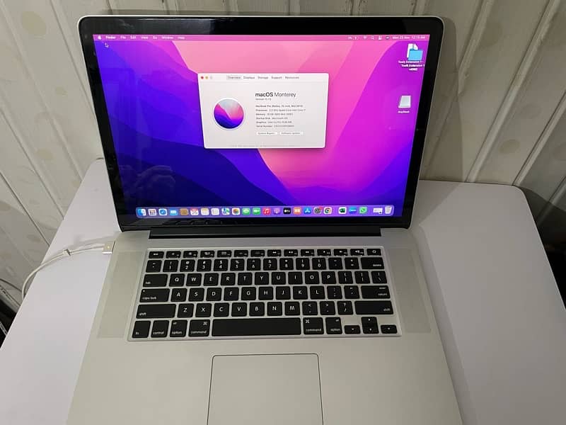 Apple Macbook Pro 2015 intel i7, 15 inch (16GB Ram, 256GB SSD) 1