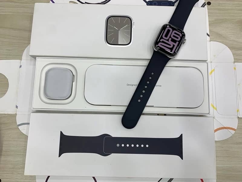 Apple Watch Series 9 Stainless Steel (41mm) 4