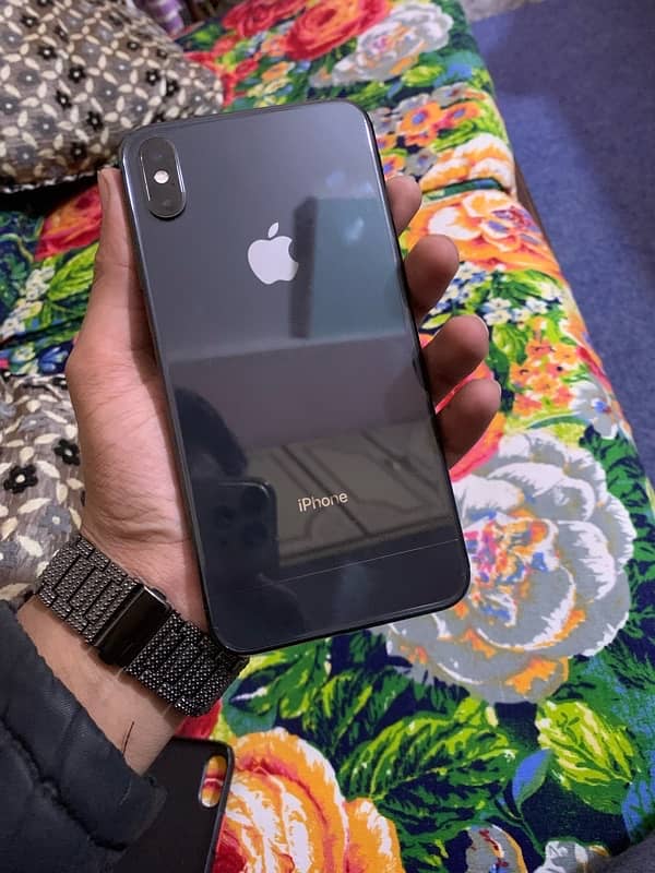 i phone Xs Max factory unlock Esim 2 month available 1