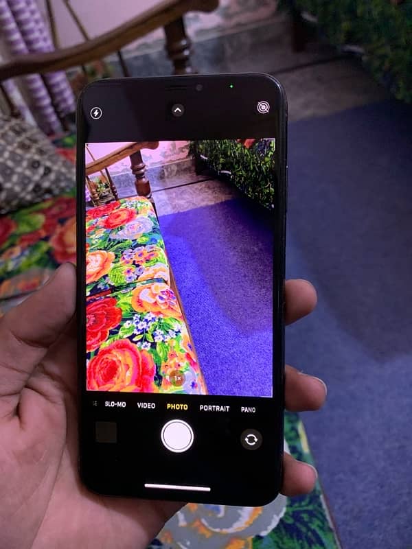 i phone Xs Max factory unlock Esim 2 month available 2