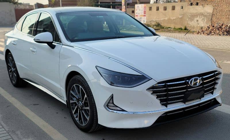 2022 Hyundai Sonata 2.0 1