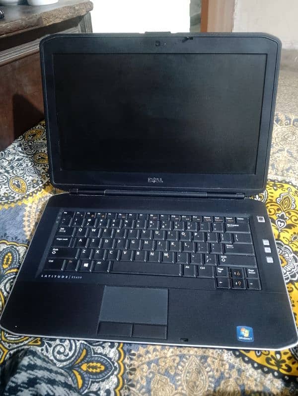 Dell i5 3rd generation 4 gb and SSD 180 gb 4