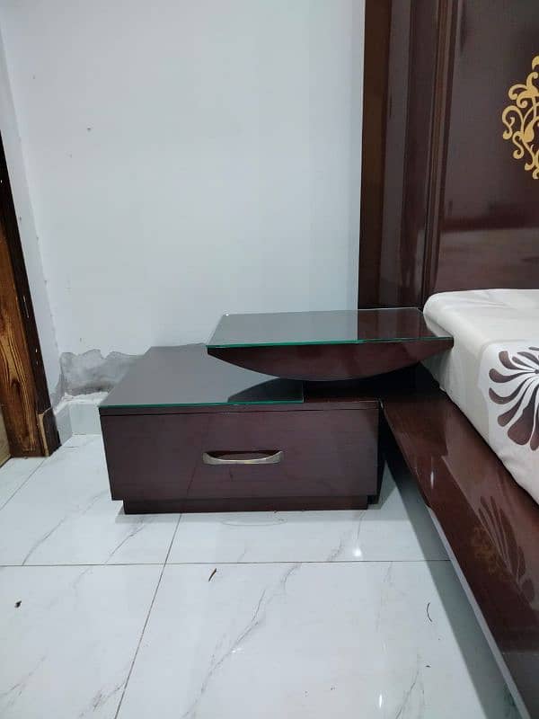 Bed with mattress, side tables, dressing.     03709104250 3