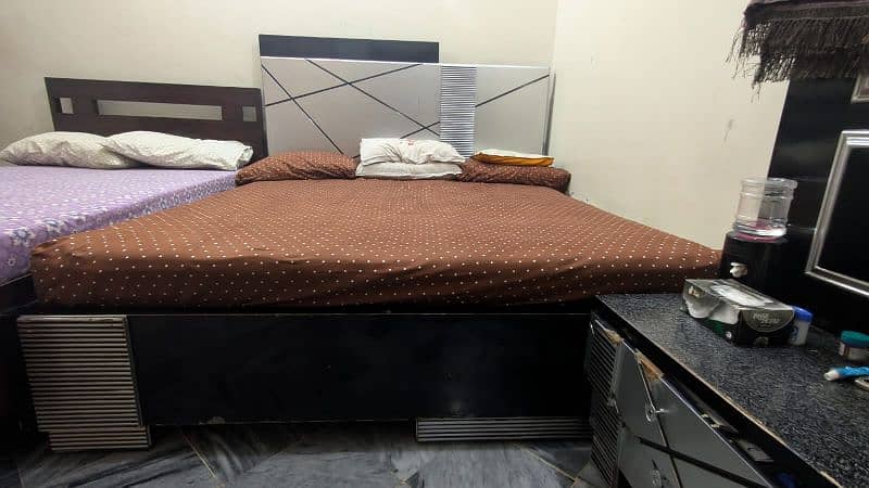 Pure wood single bed 7 by 4 with spring mattress 0