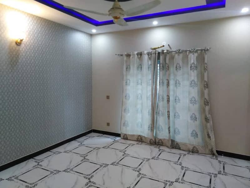 10 Marla Luxury Non Furnished Lower Portion Available For Rent In Bahria Town Lahore 9