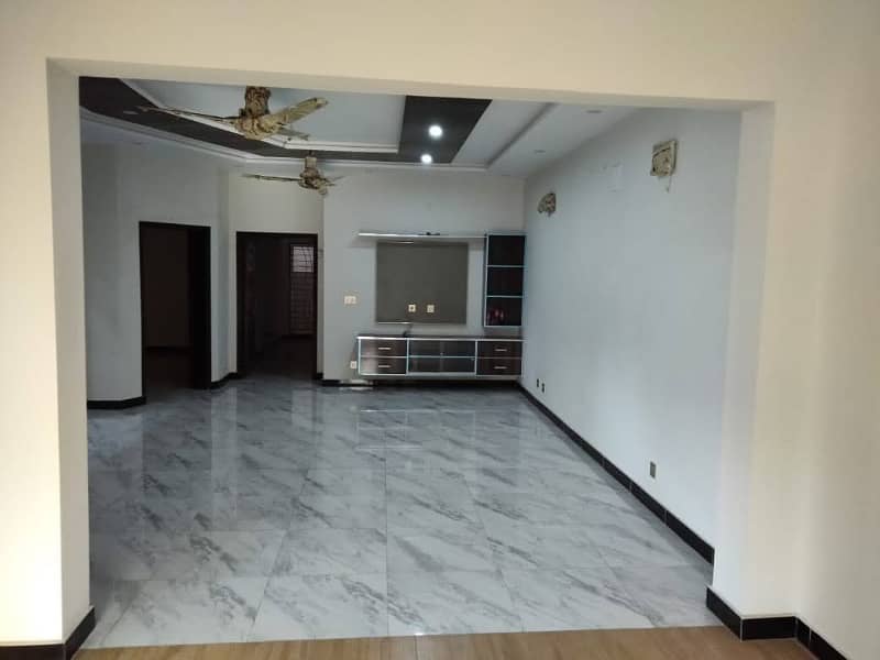 10 Marla Luxury Non Furnished House Available For Rent In Bahria Town Lahore 2