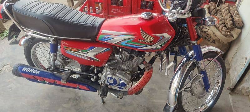 Honda 125 saf bike total orgnil bike ha ek pasy ka kam ni hony wala 0