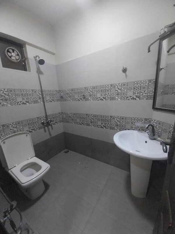 3 bed DD Apartment For Rent In Big Bukhari in Lift Parking 16