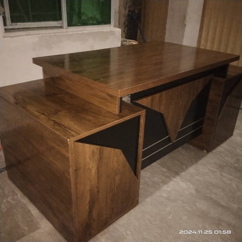 Exceutive Table For sale 4