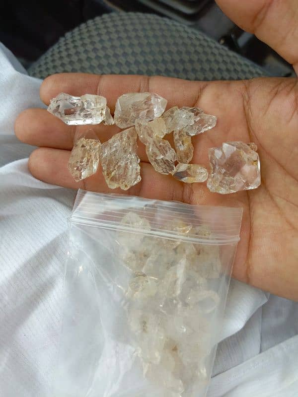 natural crystals dimound quartz 1