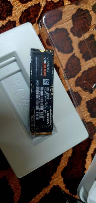 Samsung Ssd 970 evo plus 250gb complete box 100% health 1