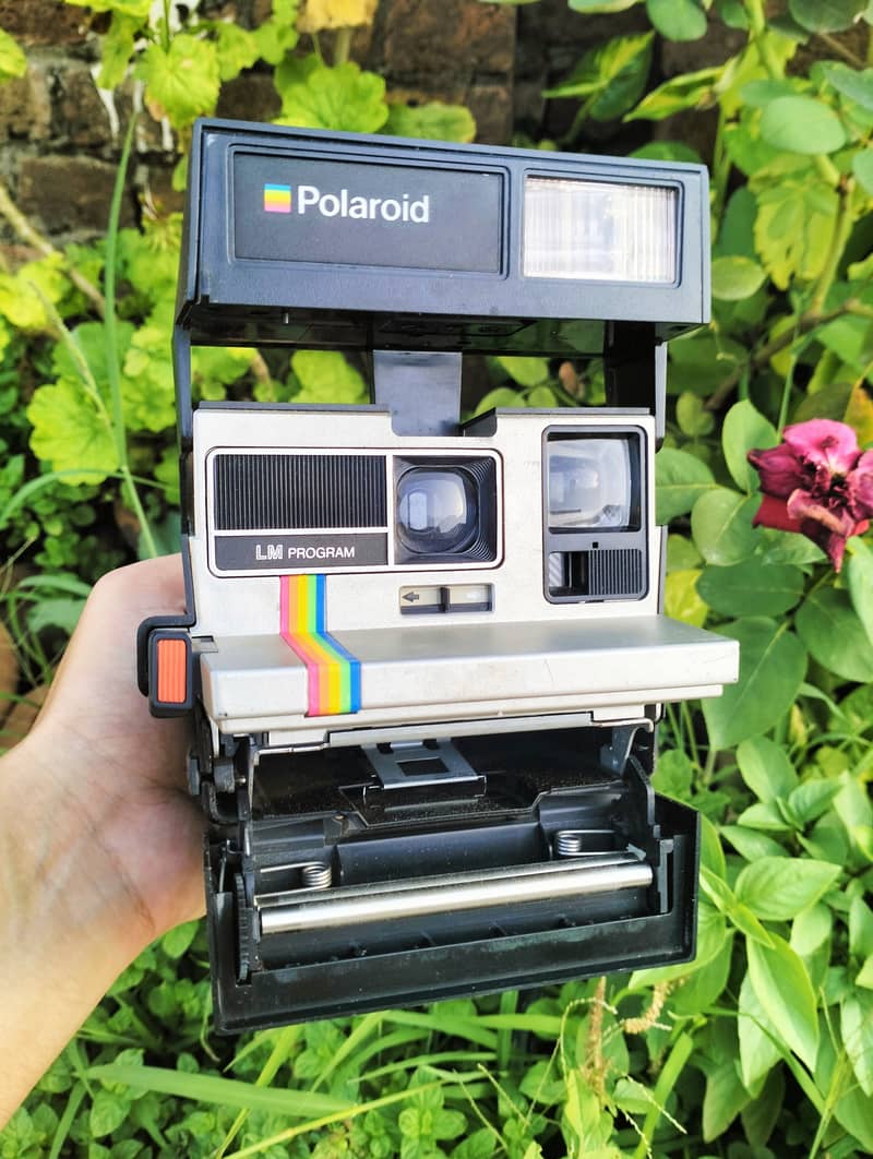 Polaroid Supercolor 635 CL Instant Camera – Vintage Retro Classic with 4