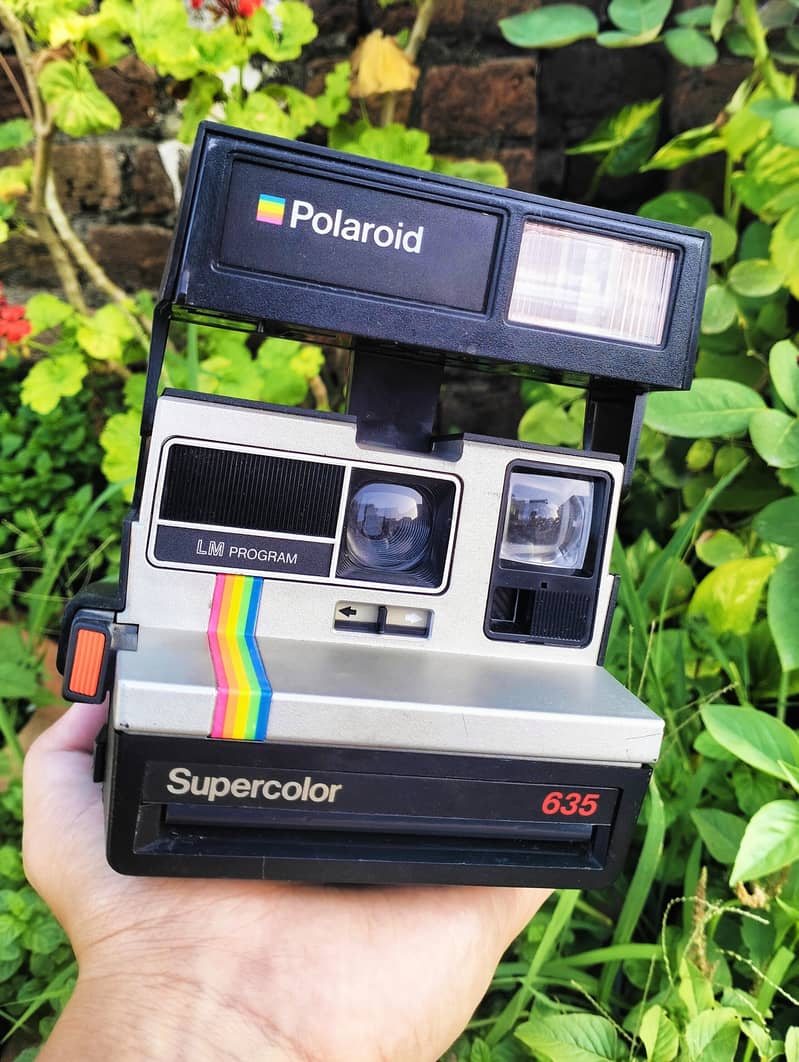 Polaroid Supercolor 635 CL Instant Camera – Vintage Retro Classic with 6