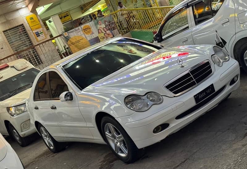 Mercedes 200 D 2002 7