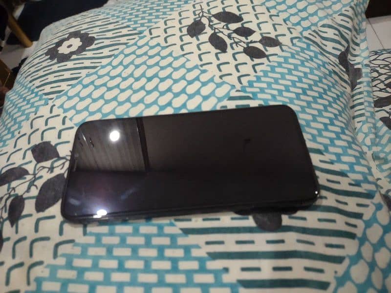 I phone xx max 265 gb with diba charger 2