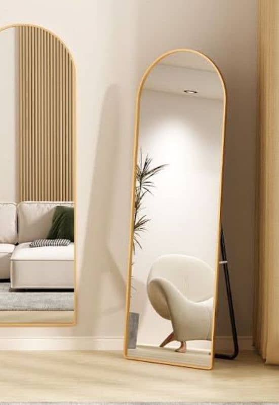 New standable trendy Mirror in golden 0