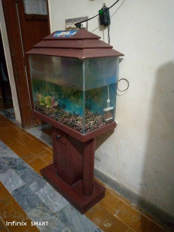 FISH AQUARIUM 10/9 CONDITION WITH FILTER AND LED LIGHT 1