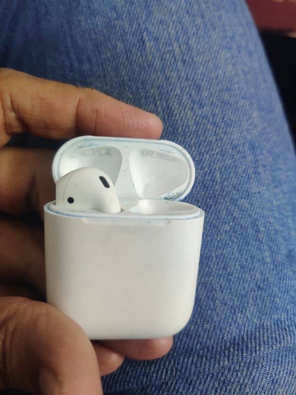 Apple Airpods 2nd Gen Original (read ad) 0