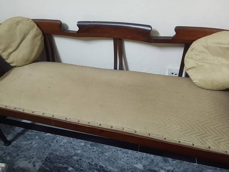 Settee and chair set 0