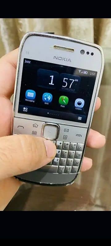 Nokia E6 0