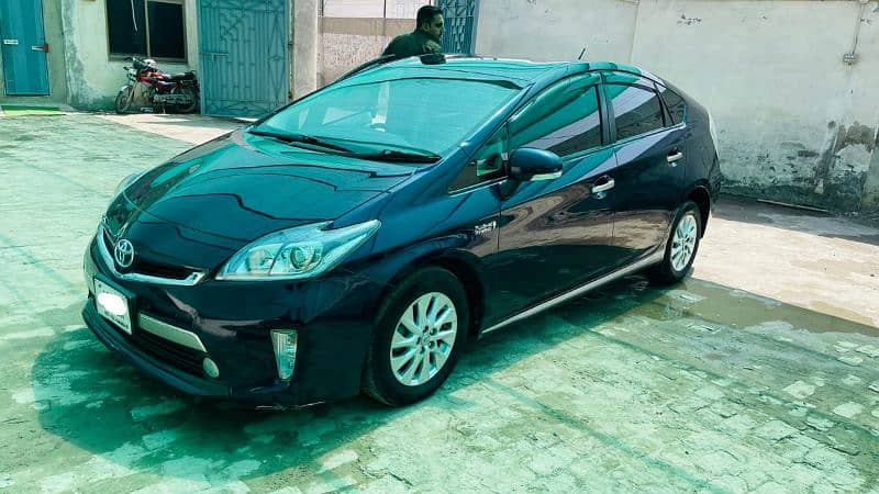 Toyota Prius PHV 2018/14 1