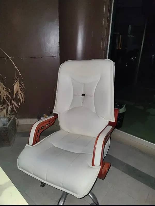 exective chair table urgent sale 0