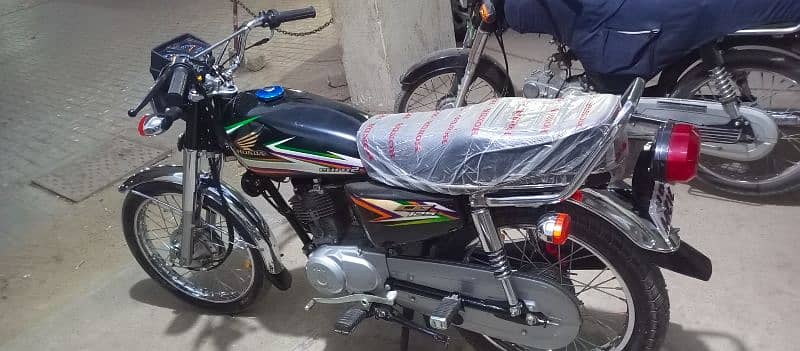 Honda 125 Karachi number model 1991 3