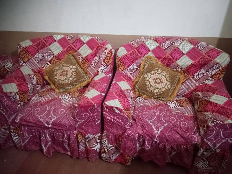 A sofa set urgent for sale 1