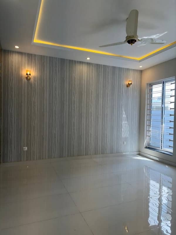 10 Marla House For Rent Available Chambeli Block Bahria Town Lahore 15