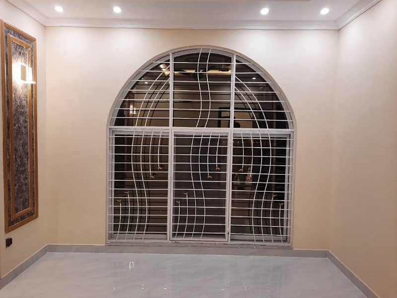 10 Marla Lower Portion Available For Rent In Talha Block Bahria Town Lahore 6